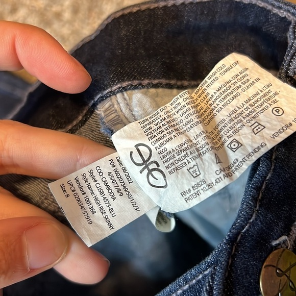 Jessica Simpson high rise skinny dark wash jean size 8 - Picture 6 of 7